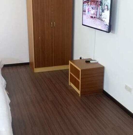 בית מלון כפרי The Garden Inn