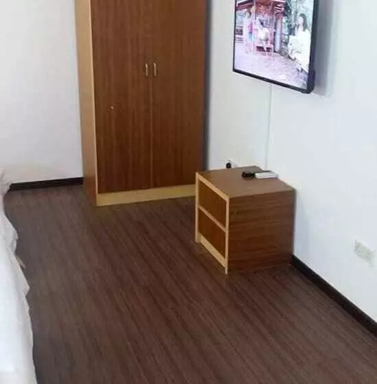 هتل The Garden Inn
