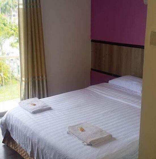 בית מלון כפרי The Garden Inn