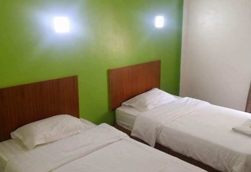 בית מלון כפרי The Garden Inn