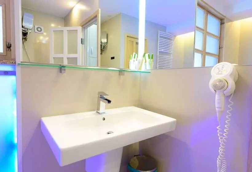 ホテル Christina Plus