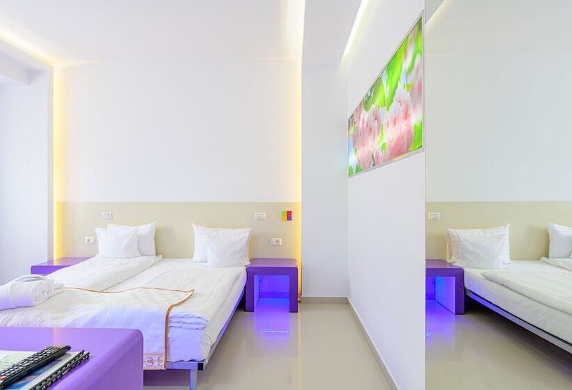 هتل Christina Plus