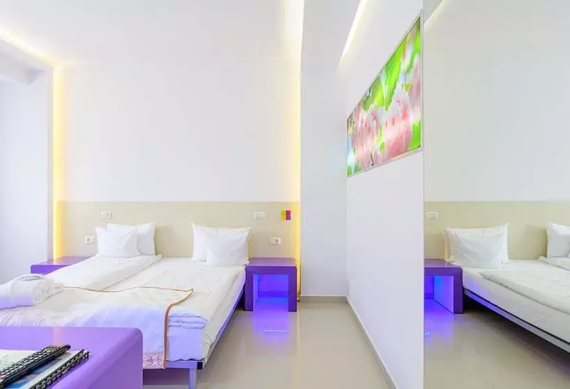 ホテル Christina Plus