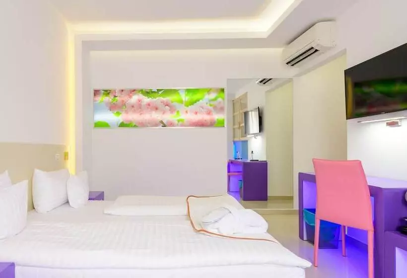 ホテル Christina Plus