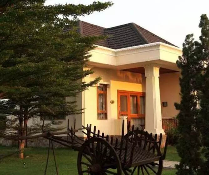 هتل Max Nay Pyi Taw