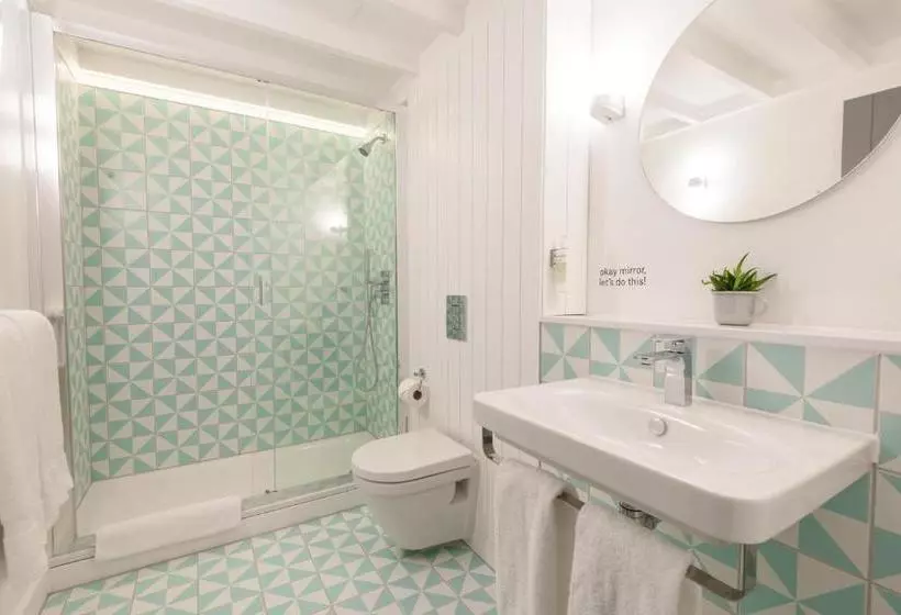 ホテル Room2 Southampton Hometel