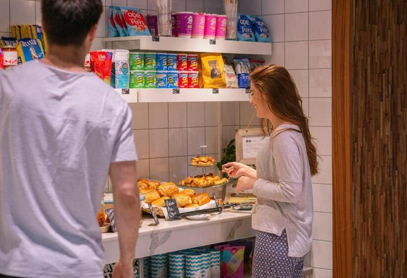 酒店 Room2 Southampton Hometel