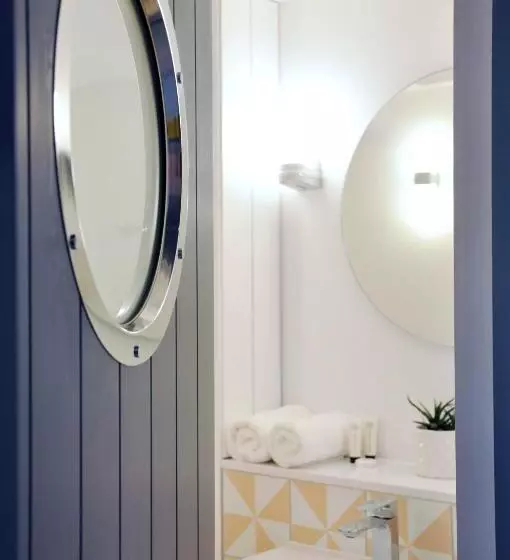 ホテル Room2 Southampton Hometel