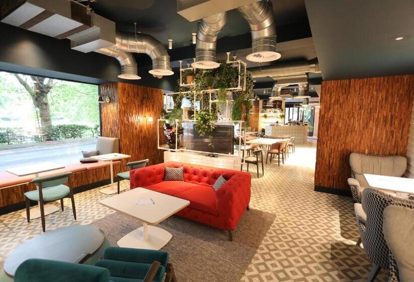 酒店 Room2 Southampton Hometel