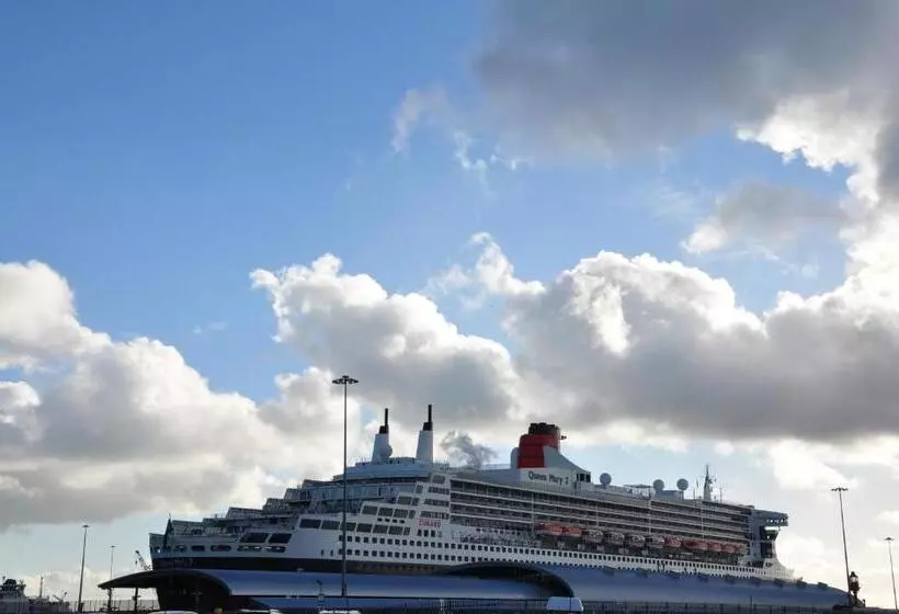 ホテル Room2 Southampton Hometel