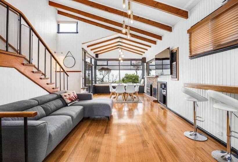 Beach Front Beauty   Ocean Front Views