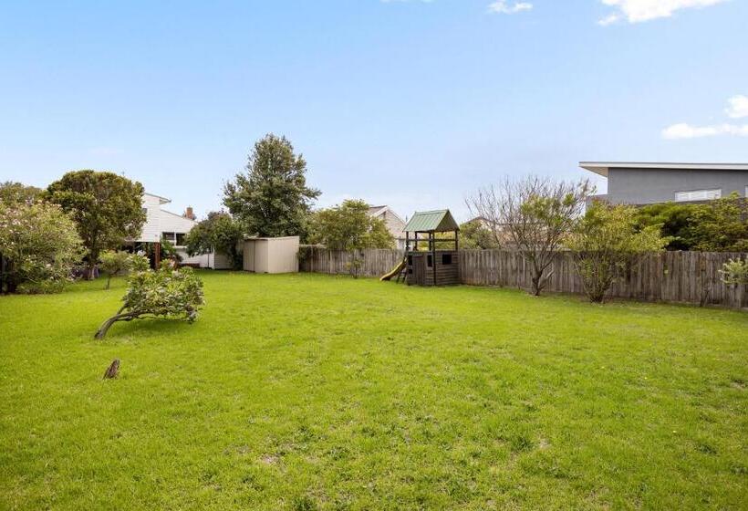 Beach Front Beauty   Ocean Front Views