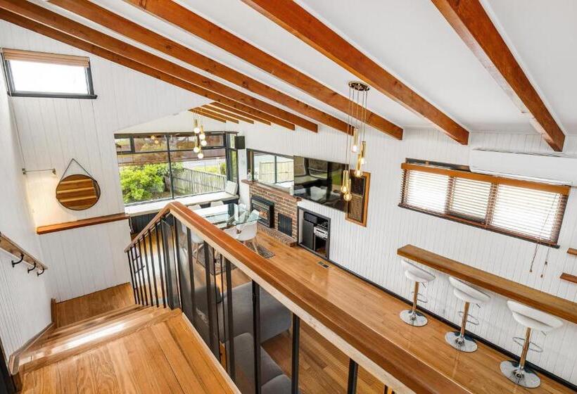 Beach Front Beauty   Ocean Front Views