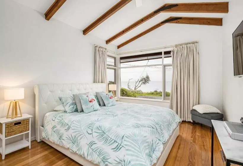 Beach Front Beauty Ocean Front Views