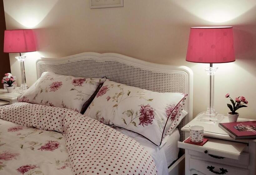 Bed and Breakfast Caroe Farm House