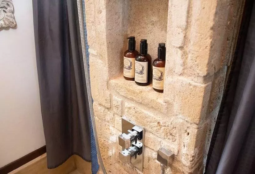 تختخواب و صبحانه Demeure Des Huiles Précieuses