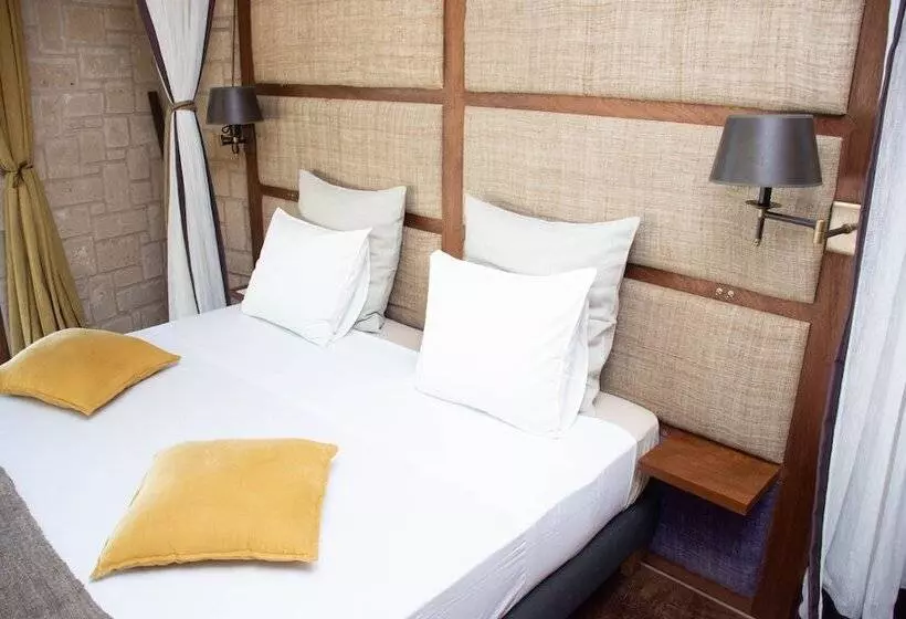 تختخواب و صبحانه Demeure Des Huiles Précieuses