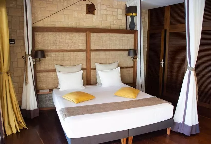 تختخواب و صبحانه Demeure Des Huiles Précieuses