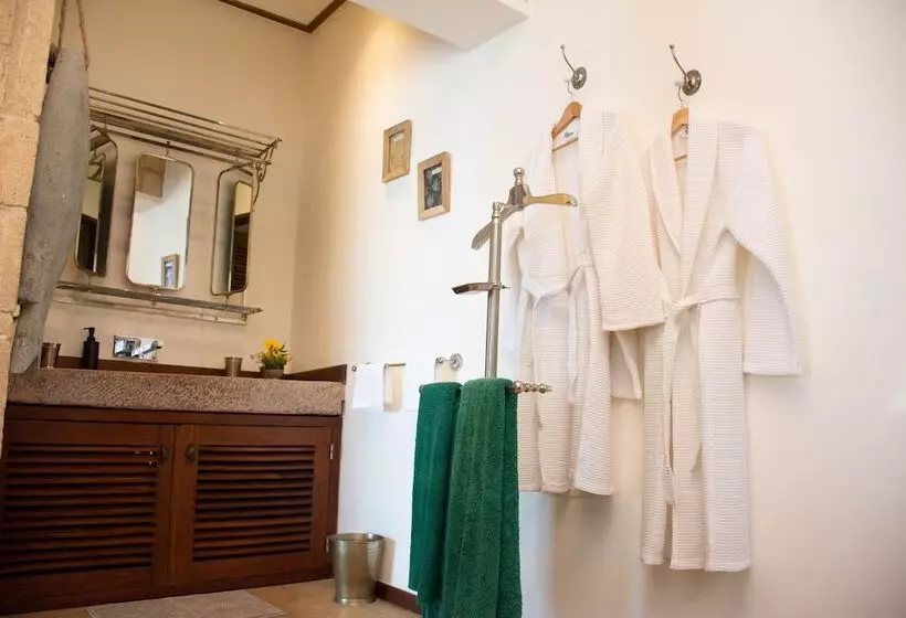 تختخواب و صبحانه Demeure Des Huiles Précieuses