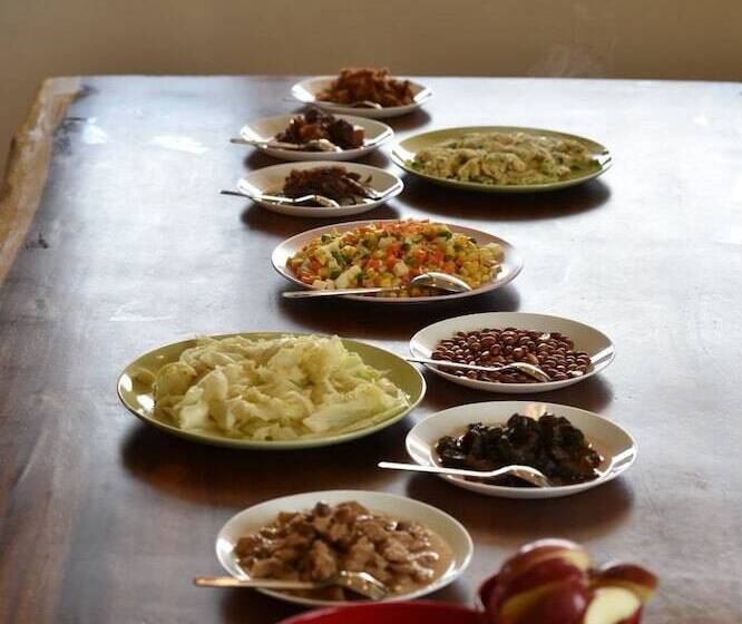 تختخواب و صبحانه Orange Castle