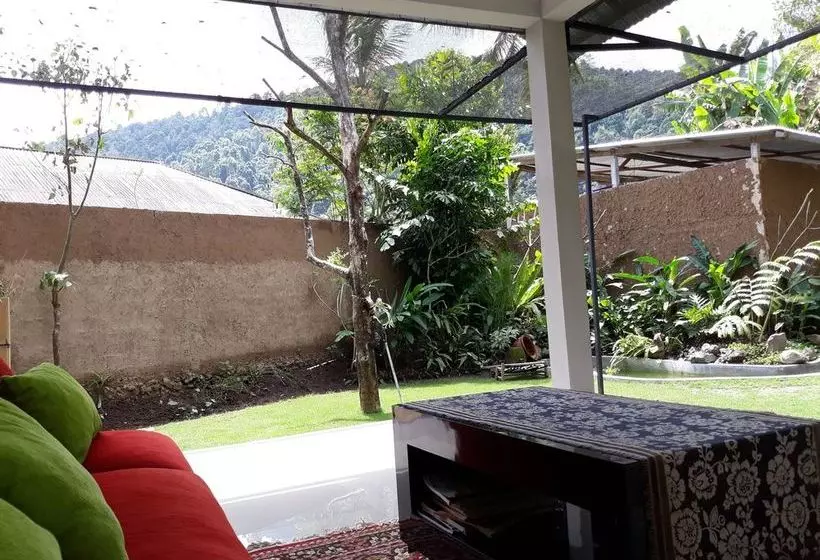 تختخواب و صبحانه Winaposa Villas And Warung Pudak
