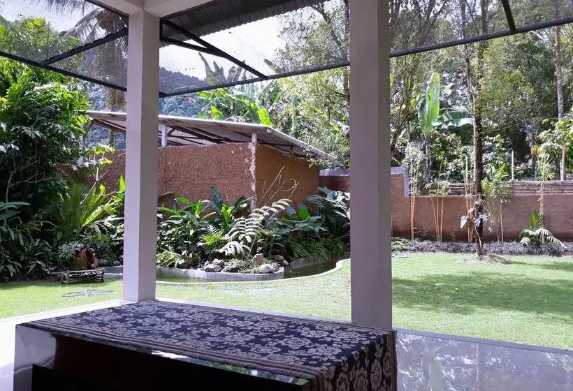 تختخواب و صبحانه Winaposa Villas And Warung Pudak
