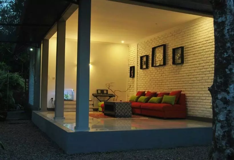 تختخواب و صبحانه Winaposa Villas And Warung Pudak