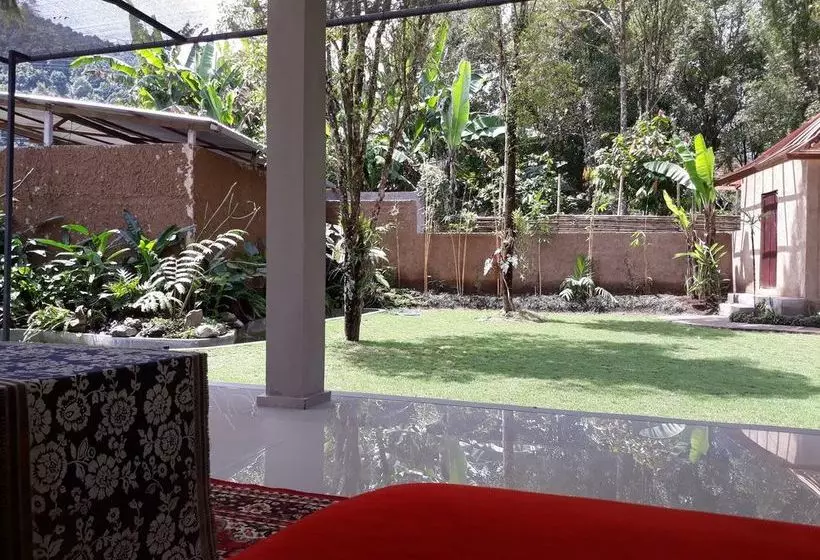 تختخواب و صبحانه Winaposa Villas And Warung Pudak