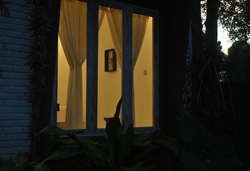 Bed and Breakfast Winaposa Villas And Warung Pudak