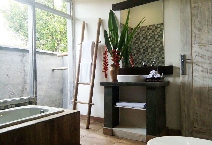 Bed and Breakfast Winaposa Villas And Warung Pudak