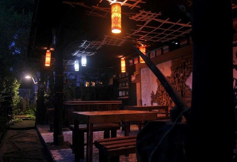 Bed and Breakfast Winaposa Villas And Warung Pudak