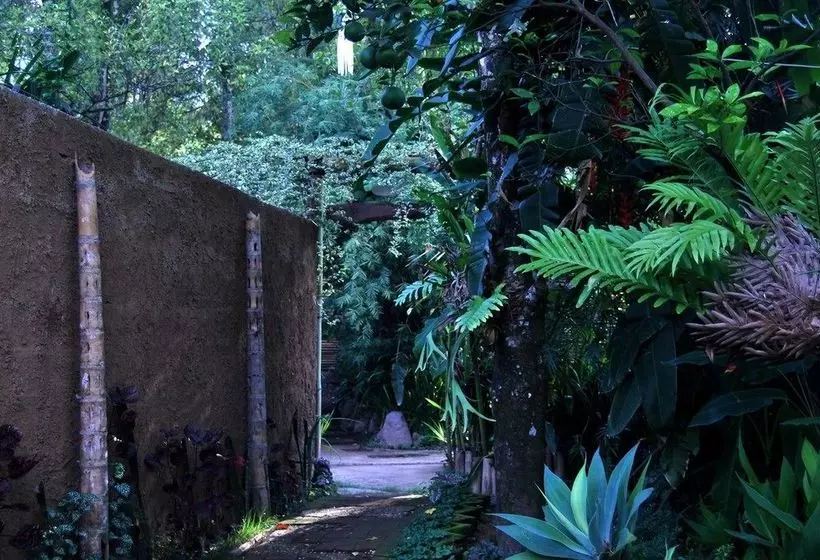 تختخواب و صبحانه Winaposa Villas And Warung Pudak