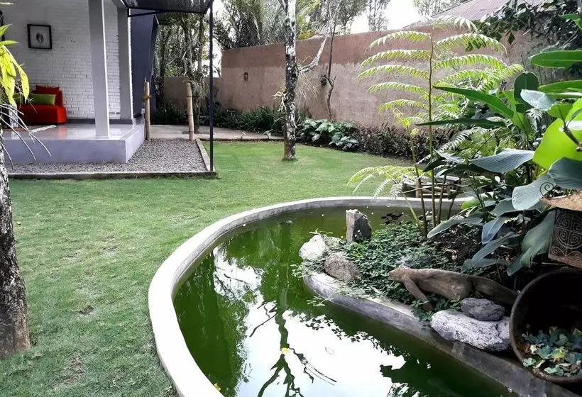 تختخواب و صبحانه Winaposa Villas And Warung Pudak