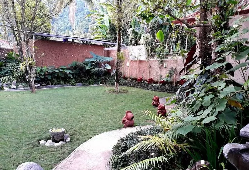 تختخواب و صبحانه Winaposa Villas And Warung Pudak