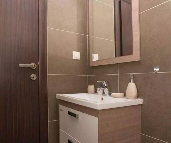 B&t Apartments