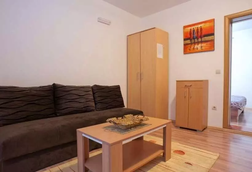 B&t Apartments