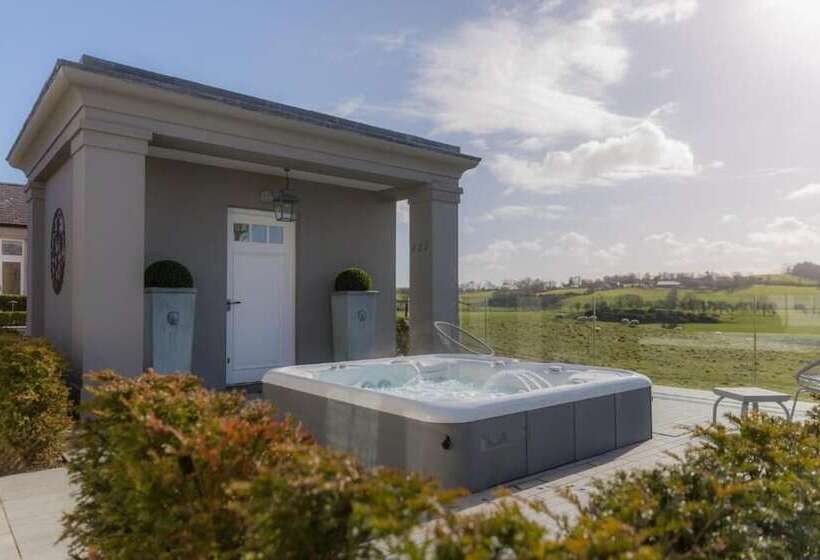 Coach House Boutique B&b