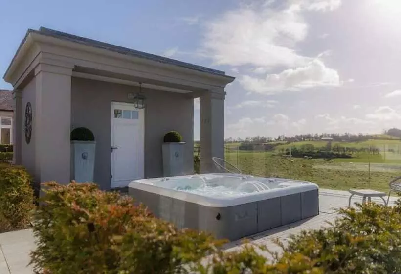 Coach House Boutique B&b