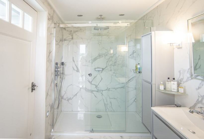 Coach House Boutique B&b