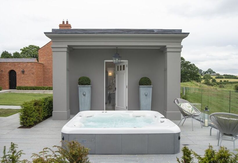 Coach House Boutique B&b