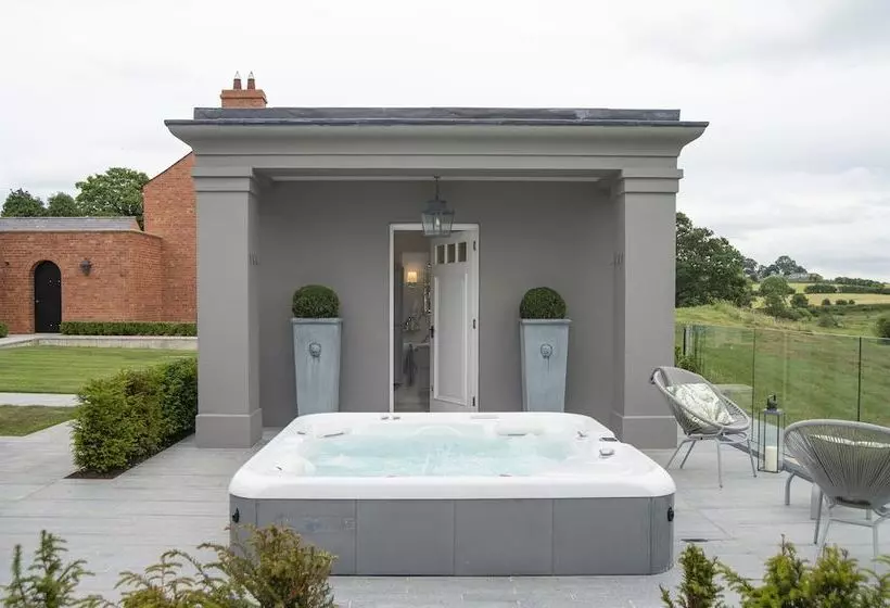 Coach House Boutique B&b