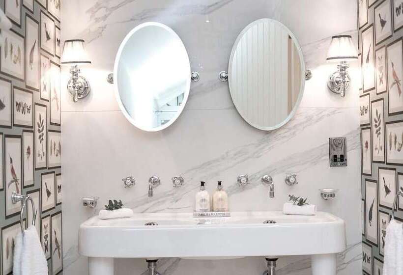 Coach House Boutique B&b