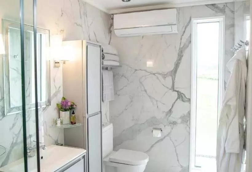 Coach House Boutique B&b