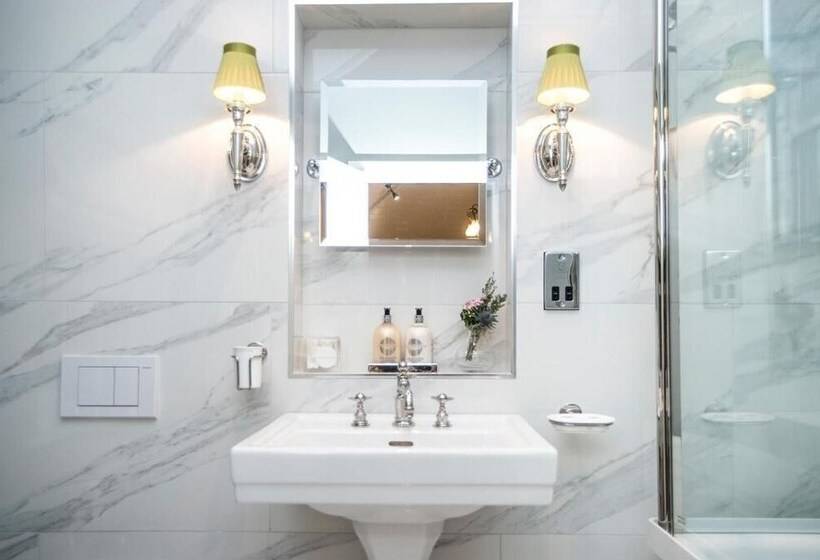 Coach House Boutique B&b