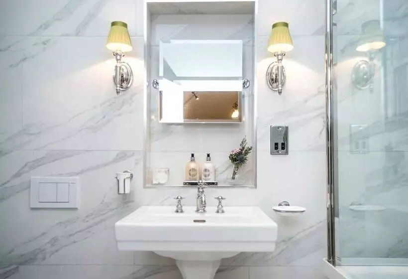 Coach House Boutique B&b