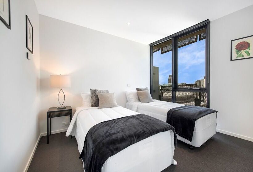 Farina, 1bdr Docklands Apartment