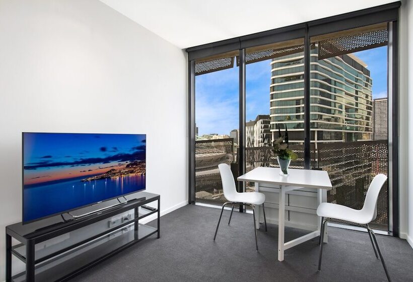 Farina, 1bdr Docklands Apartment