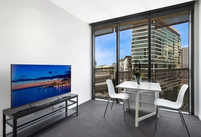 Farina, 1bdr Docklands Apartment
