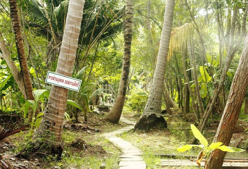 Отель Baan Loylom Suanamphawa