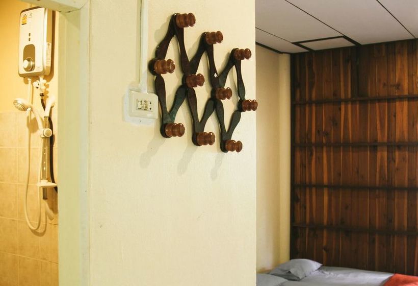 Отель Baan Loylom Suanamphawa